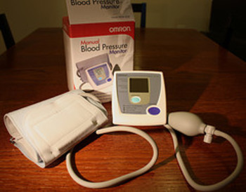 Bloodpressuremonitor2500801902 e1bbd20fe7 m.jpg