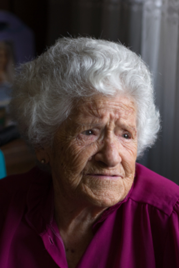 older_woman_in_pain