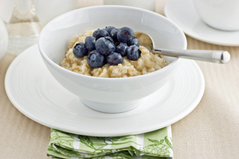 Oatmeal with blueberries