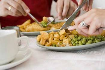 cutting-up-food